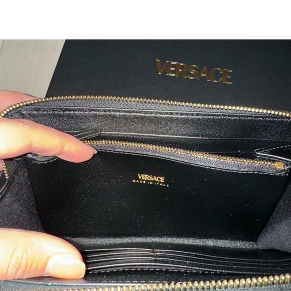 Versace Croc Embossed Long Wallet
Calf Leather NWT $725 - Picture 6 of 6